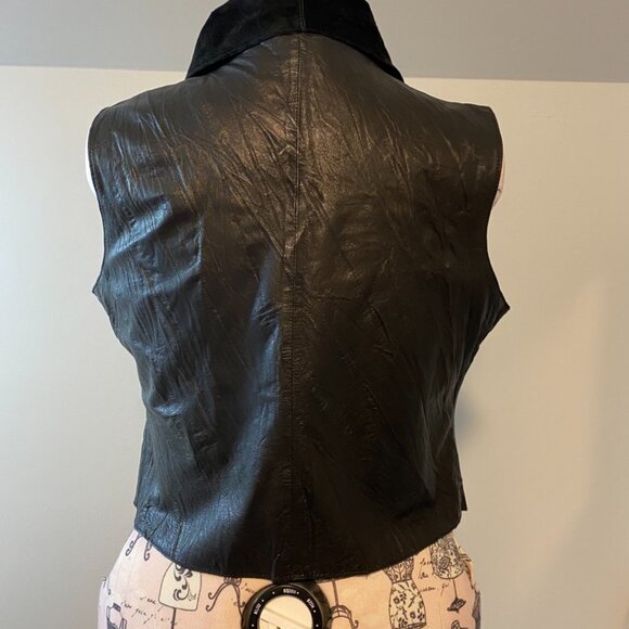 Black leather textured vest sz L Moto inspired - Picture 2 of 10